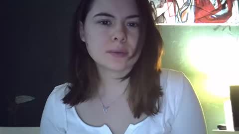 Snapshot of olivepeach chatting on April 29, 2026, 12:31 pm Oil online show from April 29, 2026, 12:31 pm