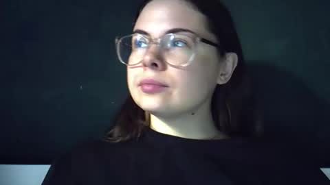 Snapshot of olivepeach chatting on May 23, 2026, 11:47 am Oil online show from May 23, 2026, 11:47 am