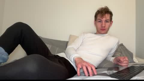 Snapshot of oliver_beck chatting on February 5, 2025, 7:20 pm Oliver Beck online show from February 5, 2025, 7:20 pm