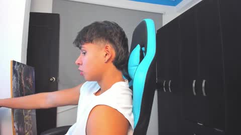 Oliver bray online show from November 8, 2025, 1:39 am