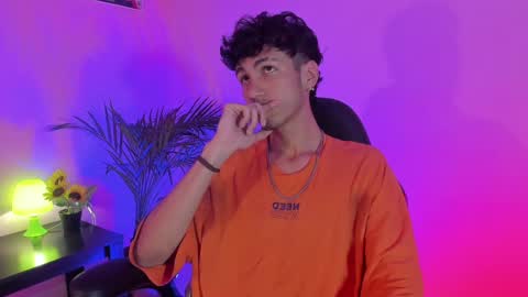 Snapshot of oliver_fast_ chatting on December 3, 2024, 6:26 am Oliver fast online show from December 3, 2024, 6:26 am