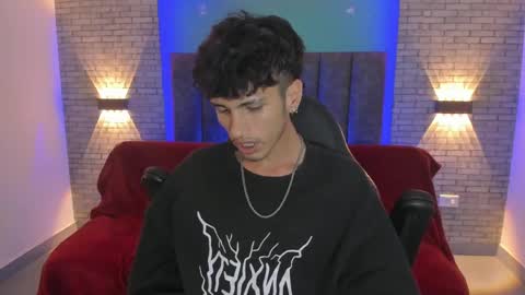 Snapshot of oliver_fast_ chatting on December 4, 2024, 11:52 am Oliver fast online show from December 4, 2024, 11:52 am