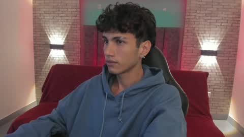 Snapshot of oliver_fast_ chatting on December 13, 2024, 5:05 am Oliver fast online show from December 13, 2024, 5:05 am