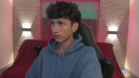 Snapshot of oliver_fast_ chatting on December 13, 2024, 10:51 am Oliver fast online show from December 13, 2024, 10:51 am