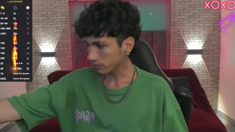 Snapshot of oliver_fast_ chatting on December 19, 2024, 6:45 am Oliver fast online show from December 19, 2024, 6:45 am