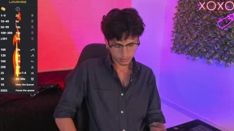 Snapshot of oliver_fast_ chatting on January 8, 2025, 8:27 am Oliver fast online show from January 8, 2025, 8:27 am