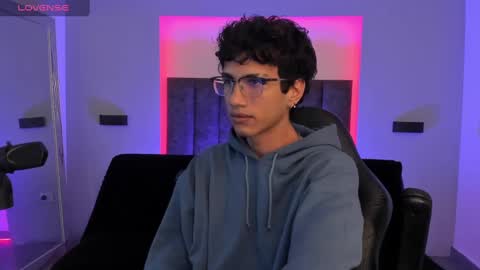 Snapshot of oliver_fast_ chatting on February 5, 2025, 4:27 am Oliver fast online show from February 5, 2025, 4:27 am