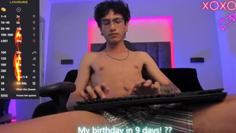 Snapshot of oliver_fast_ chatting on February 7, 2025, 8:22 am Oliver fast online show from February 7, 2025, 8:22 am