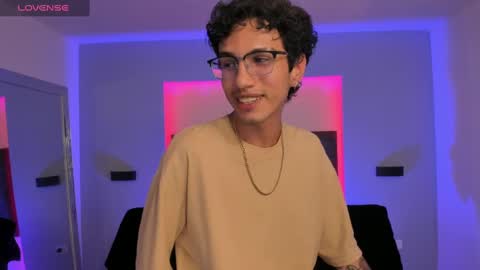 Snapshot of oliver_fast_ chatting on February 13, 2025, 4:32 am Oliver fast online show from February 13, 2025, 4:32 am