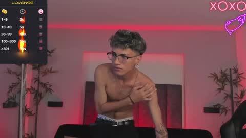 Snapshot of oliver_fast_ chatting on March 7, 2025, 2:23 pm Oliver fast online show from March 7, 2025, 2:23 pm