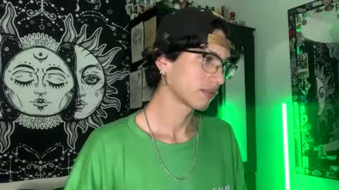 Snapshot of oliver_fast_ chatting on November 7, 2025, 1:38 am Oliver fast online show from November 7, 2025, 1:38 am