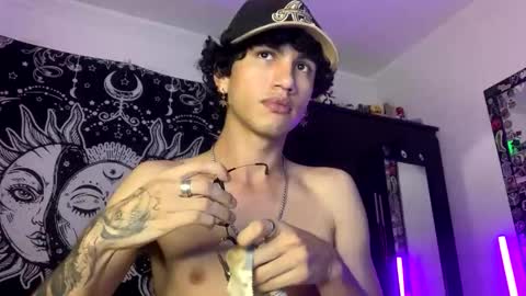 Snapshot of oliver_fast_ chatting on November 10, 2025, 6:23 am Oliver fast online show from November 10, 2025, 6:23 am