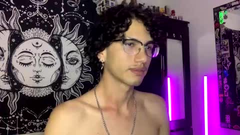 Snapshot of oliver_fast_ chatting on December 16, 2025, 3:55 am Oliver fast online show from December 16, 2025, 3:55 am