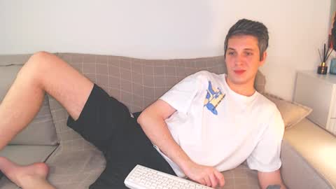 Oliver online show from December 2, 2024, 9:39 pm