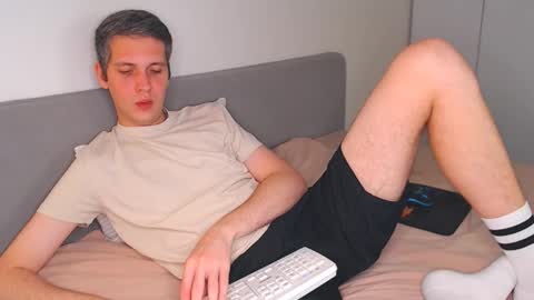 Oliver online show from October 5, 2025, 6:06 pm