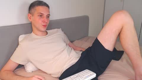 Oliver online show from November 27, 2025, 12:51 pm