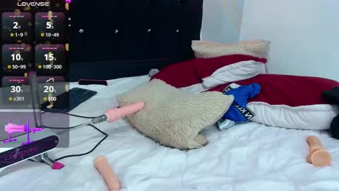 Snapshot of oliver_king_sex chatting on December 28, 2024, 9:08 pm Oliver Smith online show from December 28, 2024, 9:08 pm