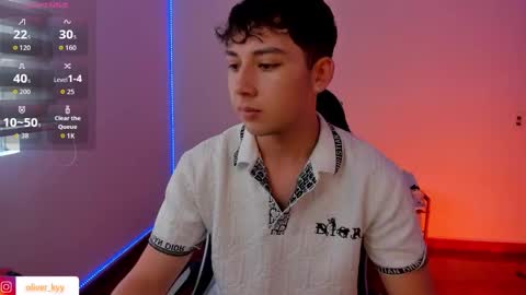 oliveeer online show from November 13, 2025, 11:53 am