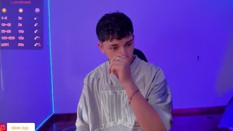 oliveeer online show from December 13, 2025, 7:53 pm