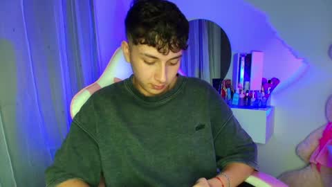 oliveeer online show from May 27, 2026, 1:57 am