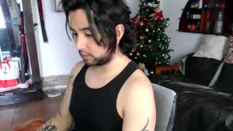 Snapshot of oliver_laid_2023 chatting on December 2, 2025, 5:41 pm oliver_laid_2023 online show from December 2, 2025, 5:41 pm