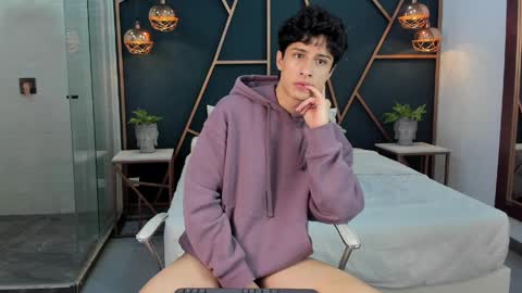  OLIVER  online show from April 9, 2026, 1:16 pm