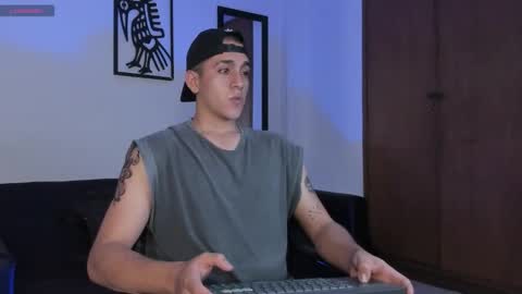 Snapshot of oliver_plata_ chatting on November 2, 2025, 3:42 am Oliver online show from November 2, 2025, 3:42 am