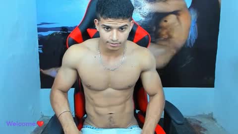 Snapshot of oliver_thompsson chatting on December 21, 2024, 5:40 pm oliver thompsson online show from December 21, 2024, 5:40 pm