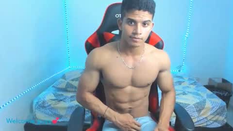 Snapshot of oliver_thompsson chatting on January 1, 2025, 1:04 am oliver thompsson online show from January 1, 2025, 1:04 am