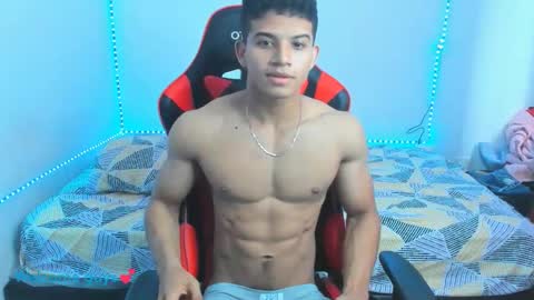 Snapshot of oliver_thompsson chatting on January 4, 2025, 5:05 pm oliver thompsson online show from January 4, 2025, 5:05 pm