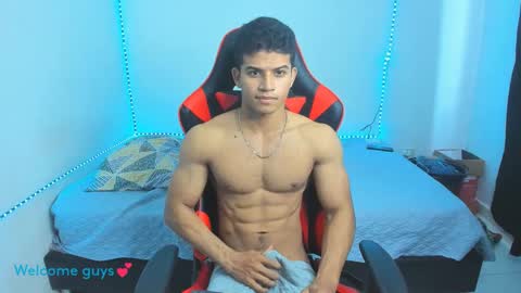 Snapshot of oliver_thompsson chatting on January 16, 2025, 1:58 pm oliver thompsson online show from January 16, 2025, 1:58 pm