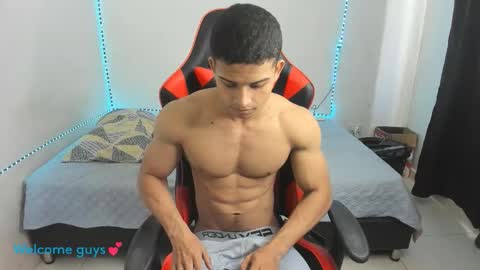 Snapshot of oliver_thompsson chatting on December 1, 2025, 6:35 pm oliver thompsson online show from December 1, 2025, 6:35 pm