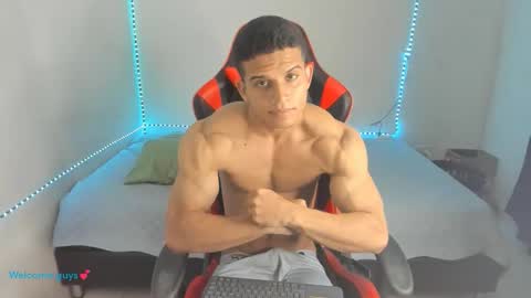 Snapshot of oliver_thompsson chatting on January 19, 2026, 1:20 am oliver thompsson online show from January 19, 2026, 1:20 am