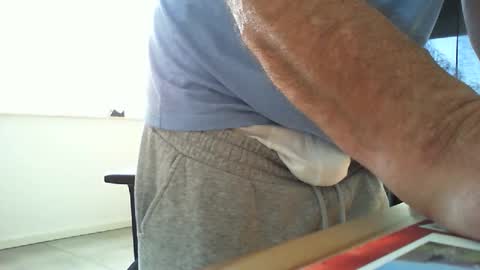 Snapshot of oliverblue88560938 chatting on November 27, 2025, 11:56 am Rene online show from November 27, 2025, 11:56 am