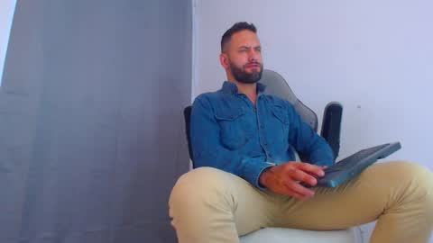 oliver online show from December 3, 2024, 9:56 pm