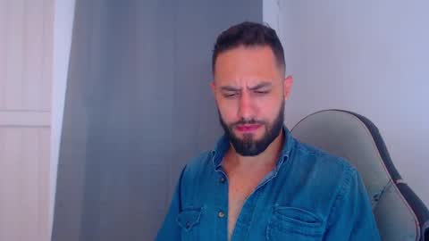 oliver online show from December 18, 2024, 10:46 pm