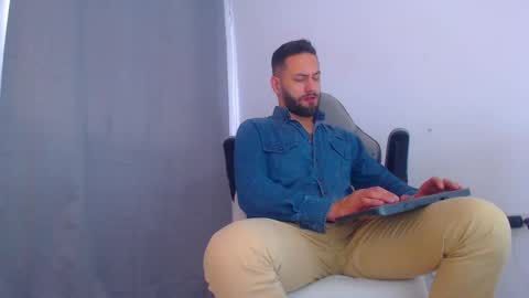 oliver online show from December 23, 2024, 9:18 pm