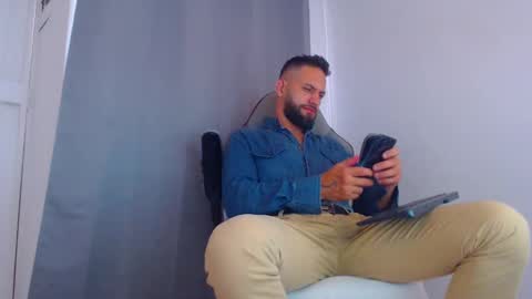 oliver online show from February 12, 2025, 8:29 pm