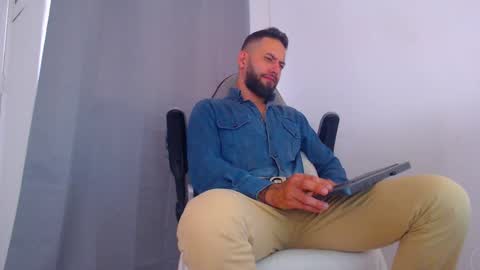 oliver online show from February 17, 2025, 7:10 pm