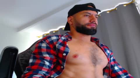 oliver online show from October 20, 2025, 1:22 pm