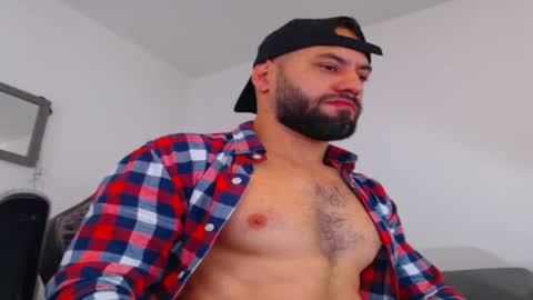 oliver online show from December 17, 2025, 1:28 pm