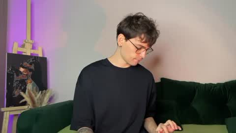 Snapshot of oliverlawrence chatting on July 15, 2026, 6:35 pm oliverlawrence online show from July 15, 2026, 6:35 pm