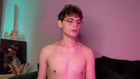 Snapshot of oliverlawrence chatting on July 19, 2026, 12:36 am oliverlawrence online show from July 19, 2026, 12:36 am