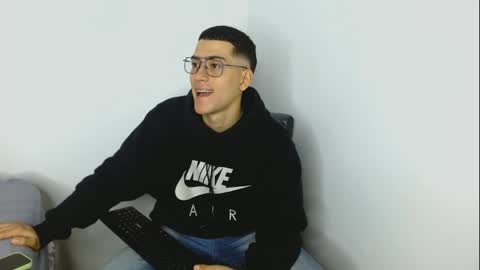 oliver saint online show from March 12, 2026, 11:22 pm