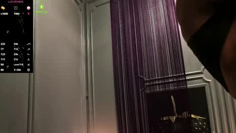 Snapshot of oliversport chatting on November 23, 2025, 4:07 pm OliverSport online show from November 23, 2025, 4:07 pm