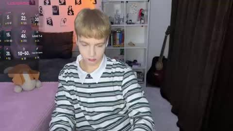 oliver online show from October 5, 2025, 2:37 pm