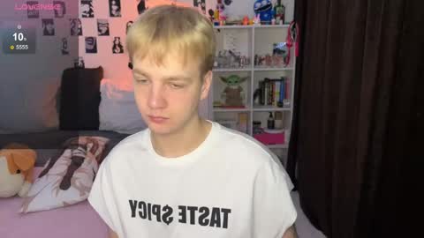 oliver online show from November 21, 2025, 2:21 am