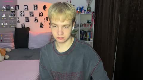 oliver online show from November 30, 2025, 1:53 am