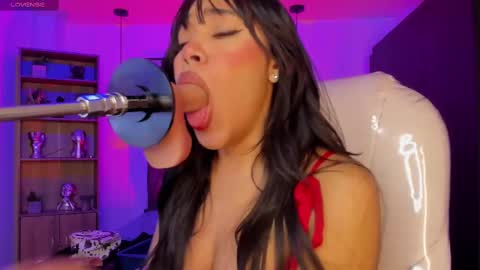 Snapshot of olivia__ds chatting on March 9, 2025, 4:27 am Olivia online show from March 9, 2025, 4:27 am