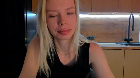 Snapshot of olivia_bells chatting on May 9, 2026, 9:20 pm Olivia 3 online show from May 9, 2026, 9:20 pm